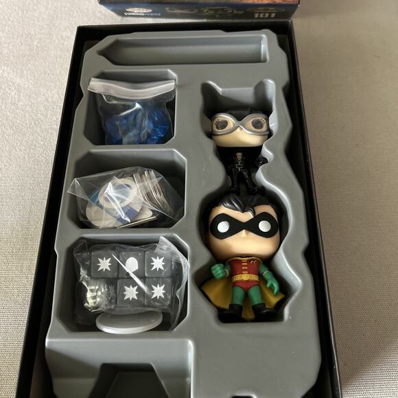 Funko Pop Funko Verse Strategy Game DC 101 Catwoman & Robin Complete - Picture 4 of 6